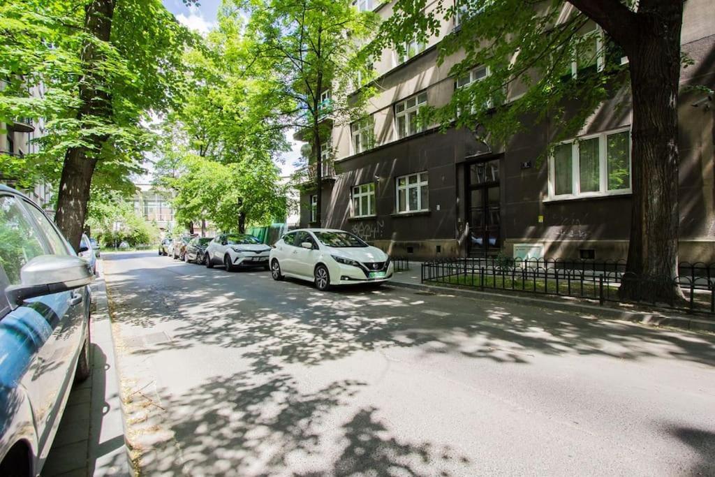 Spacious 3Br Apartment With Ac In Living Room, 2 Balconies Cracovie Extérieur photo